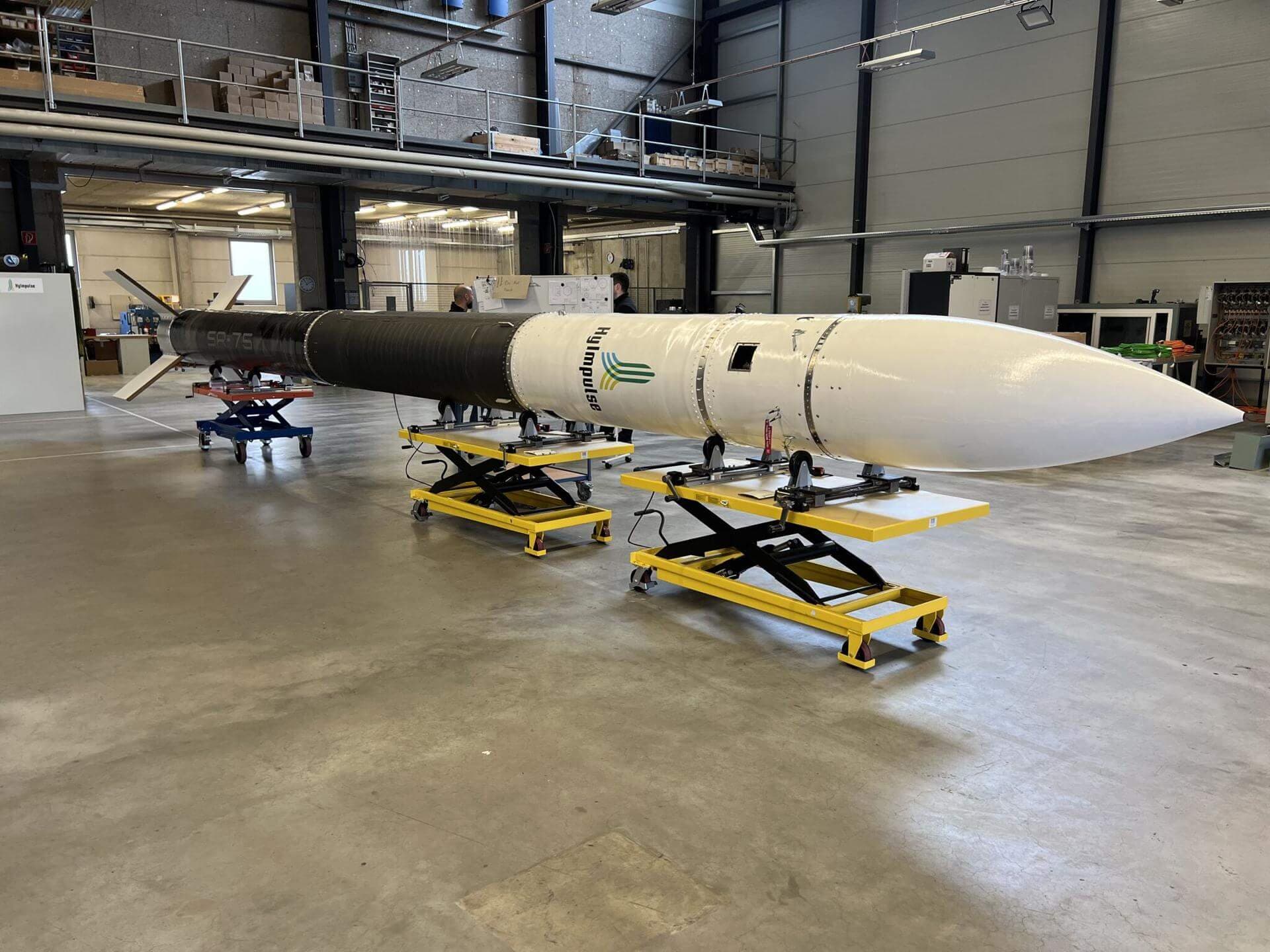 SR75 vehicle image
